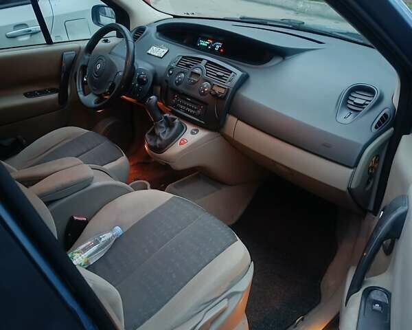 Синий Рено Сценик, объемом двигателя 1.6 л и пробегом 245 тыс. км за 4500 $, фото 3 на Automoto.ua