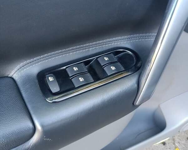 Рено Сценик 2006 в Николаеве на Automoto.ua Синий Рено Сценик, объемом двигателя 1.6 л и пробегом 276 тыс. км за 4800 $, фото 25 на Automoto.ua