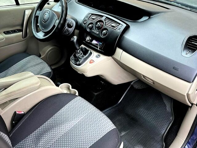 Синий Рено Сценик, объемом двигателя 1.6 л и пробегом 230 тыс. км за 4999 $, фото 7 на Automoto.ua