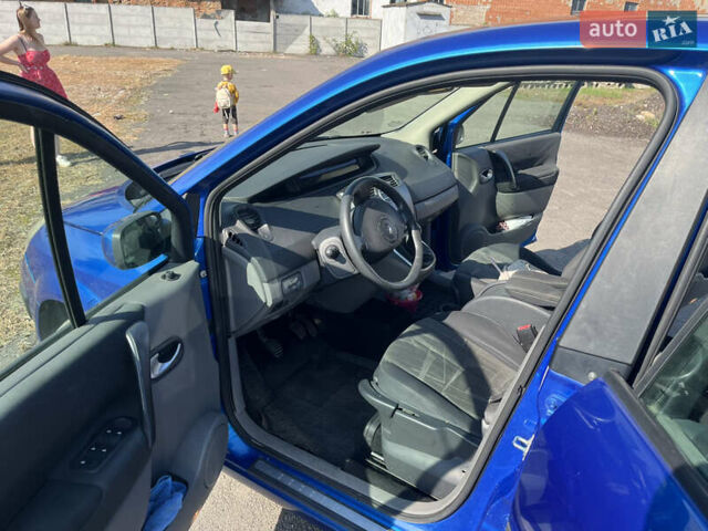 Синий Рено Сценик, объемом двигателя 1.6 л и пробегом 270 тыс. км за 4500 $, фото 2 на Automoto.ua