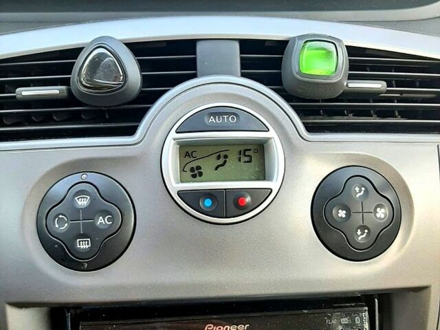 Синий Рено Сценик, объемом двигателя 1.6 л и пробегом 190 тыс. км за 5550 $, фото 4 на Automoto.ua