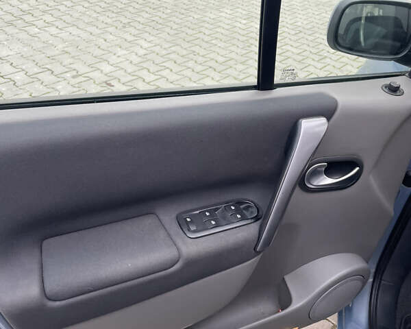 Синій Рено Сценік, об'ємом двигуна 1.6 л та пробігом 171 тис. км за 5450 $, фото 5 на Automoto.ua