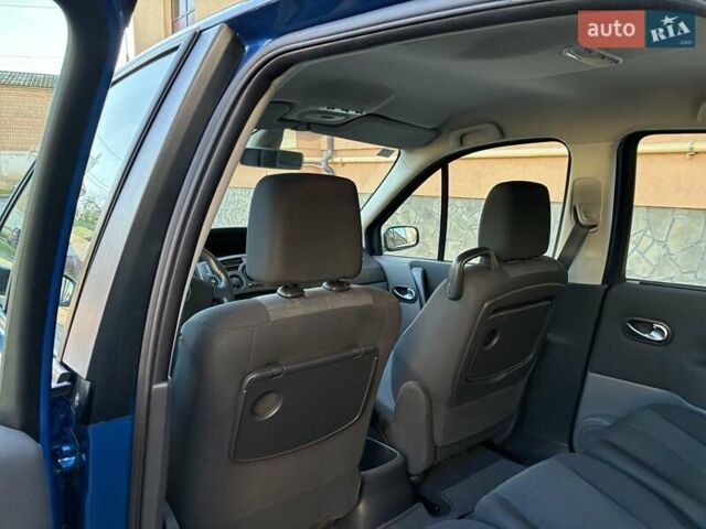 Рено Сценик 2006 в Луцке на Automoto.ua Синий Рено Сценик, объемом двигателя 1.6 л и пробегом 125 тыс. км за 5550 $, фото 6 на Automoto.ua