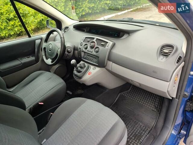 Синій Рено Сценік, об'ємом двигуна 1.6 л та пробігом 241 тис. км за 4750 $, фото 9 на Automoto.ua