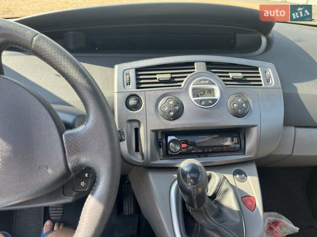 Синий Рено Сценик, объемом двигателя 1.6 л и пробегом 270 тыс. км за 4500 $, фото 12 на Automoto.ua