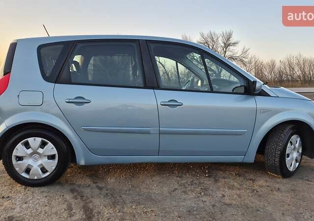 Синий Рено Сценик, объемом двигателя 1.6 л и пробегом 179 тыс. км за 4800 $, фото 3 на Automoto.ua