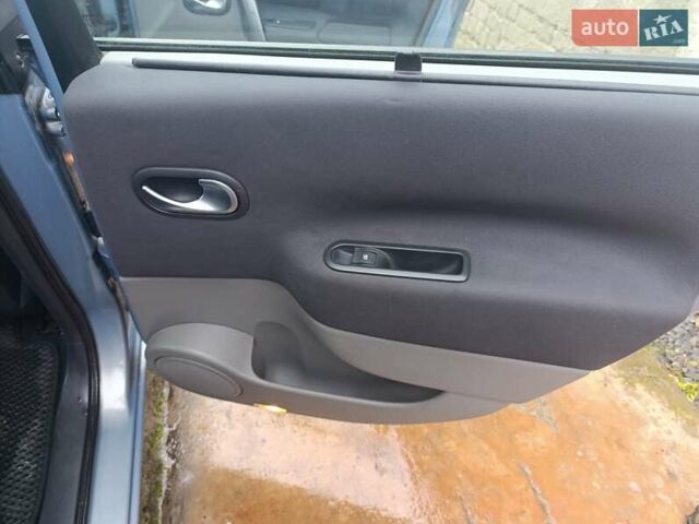 Синій Рено Сценік, об'ємом двигуна 1.6 л та пробігом 220 тис. км за 4950 $, фото 5 на Automoto.ua