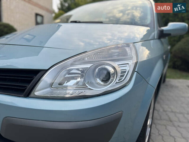 Синій Рено Сценік, об'ємом двигуна 2 л та пробігом 184 тис. км за 5200 $, фото 6 на Automoto.ua
