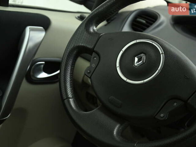 Рено Сценик 2007 в Бердичеве на Automoto.ua Синий Рено Сценик, объемом двигателя 2 л и пробегом 291 тыс. км за 5999 $, фото 30 на Automoto.ua