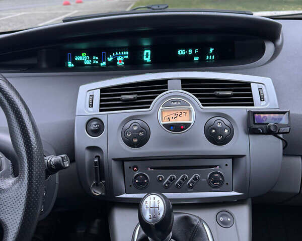 Синій Рено Сценік, об'ємом двигуна 1.6 л та пробігом 220 тис. км за 4899 $, фото 7 на Automoto.ua