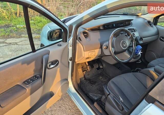 Синий Рено Сценик, объемом двигателя 1.6 л и пробегом 179 тыс. км за 4800 $, фото 14 на Automoto.ua