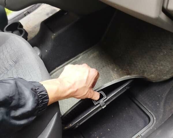 Рено Сценик 2007 в Ивано-Франковске на Automoto.ua Синий Рено Сценик, объемом двигателя 1.6 л и пробегом 129 тыс. км за 5000 $, фото 9 на Automoto.ua