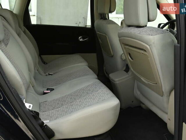 Рено Сценик 2007 в Бердичеве на Automoto.ua Синий Рено Сценик, объемом двигателя 2 л и пробегом 291 тыс. км за 5999 $, фото 29 на Automoto.ua