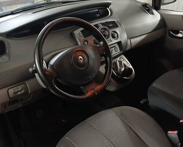 Синий Рено Сценик, объемом двигателя 1.87 л и пробегом 272 тыс. км за 4799 $, фото 7 на Automoto.ua