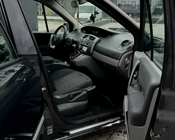 Синий Рено Сценик, объемом двигателя 2 л и пробегом 280 тыс. км за 4300 $, фото 3 на Automoto.ua