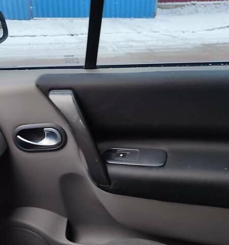 Синий Рено Сценик, объемом двигателя 1.5 л и пробегом 297 тыс. км за 5500 $, фото 4 на Automoto.ua