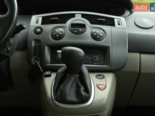 Рено Сценик 2007 в Бердичеве на Automoto.ua Синий Рено Сценик, объемом двигателя 2 л и пробегом 291 тыс. км за 5999 $, фото 33 на Automoto.ua