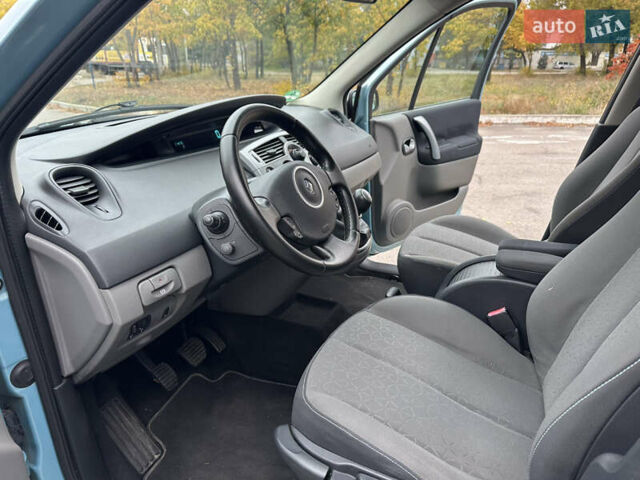 Синий Рено Сценик, объемом двигателя 1.6 л и пробегом 214 тыс. км за 6800 $, фото 13 на Automoto.ua