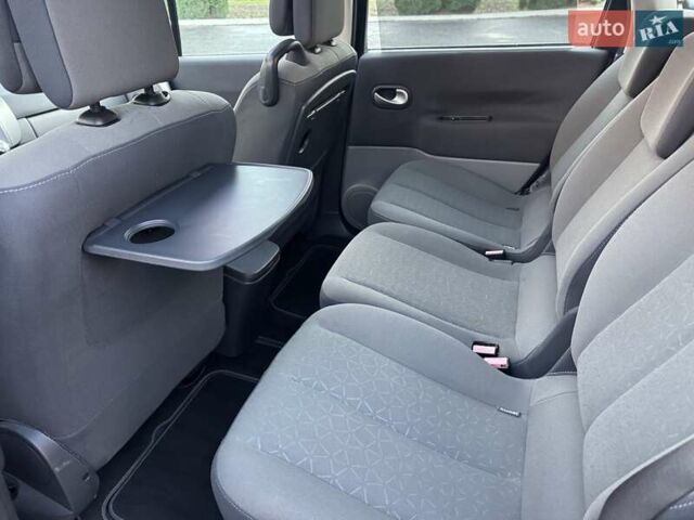 Синій Рено Сценік, об'ємом двигуна 1.6 л та пробігом 204 тис. км за 5650 $, фото 36 на Automoto.ua