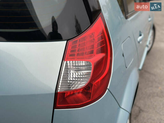 Синий Рено Сценик, объемом двигателя 1.6 л и пробегом 214 тыс. км за 6800 $, фото 46 на Automoto.ua