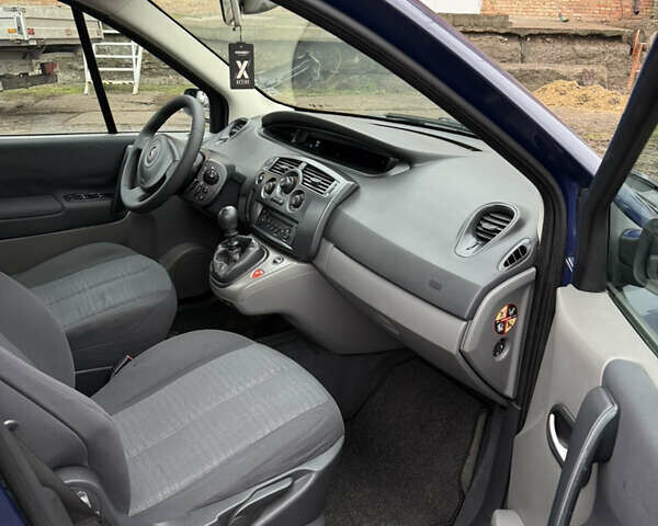 Синій Рено Сценік, об'ємом двигуна 1.6 л та пробігом 232 тис. км за 5500 $, фото 16 на Automoto.ua