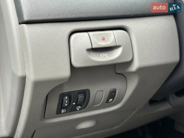 Синий Рено Сценик, объемом двигателя 1.6 л и пробегом 214 тыс. км за 6800 $, фото 17 на Automoto.ua