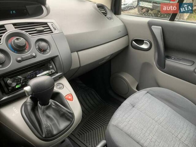 Синий Рено Сценик, объемом двигателя 1.6 л и пробегом 163 тыс. км за 6800 $, фото 30 на Automoto.ua