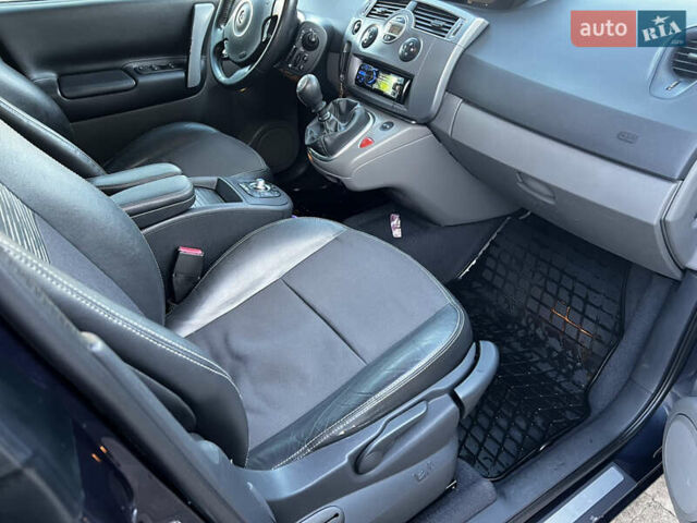 Синий Рено Сценик, объемом двигателя 1.9 л и пробегом 306 тыс. км за 6600 $, фото 7 на Automoto.ua