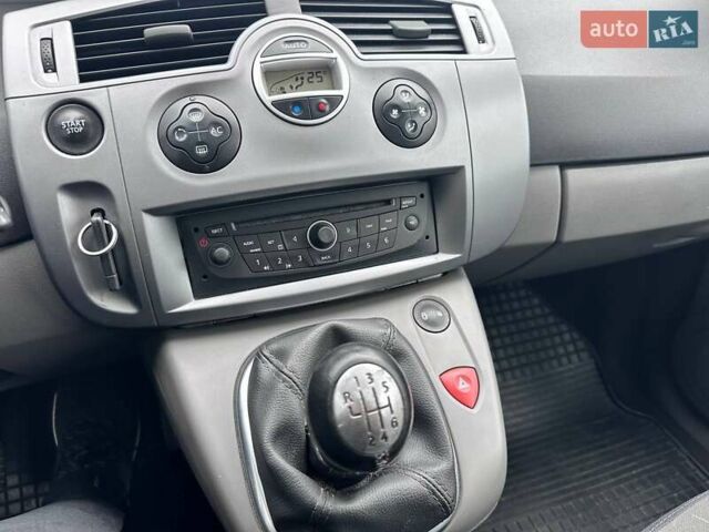 Синій Рено Сценік, об'ємом двигуна 1.6 л та пробігом 225 тис. км за 5550 $, фото 10 на Automoto.ua