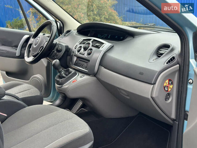 Синий Рено Сценик, объемом двигателя 1.6 л и пробегом 214 тыс. км за 6800 $, фото 24 на Automoto.ua