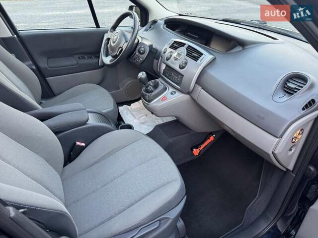 Синій Рено Сценік, об'ємом двигуна 1.6 л та пробігом 204 тис. км за 5650 $, фото 40 на Automoto.ua