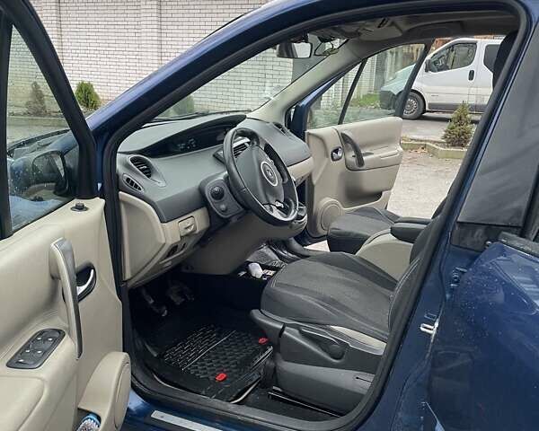 Синій Рено Сценік, об'ємом двигуна 1.5 л та пробігом 303 тис. км за 5300 $, фото 2 на Automoto.ua