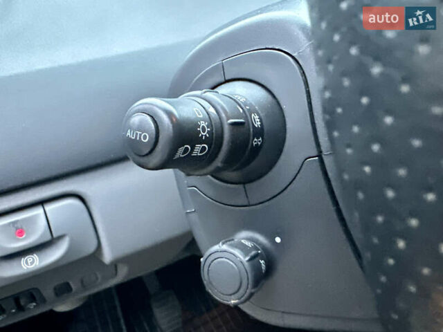 Синий Рено Сценик, объемом двигателя 1.6 л и пробегом 191 тыс. км за 5450 $, фото 23 на Automoto.ua