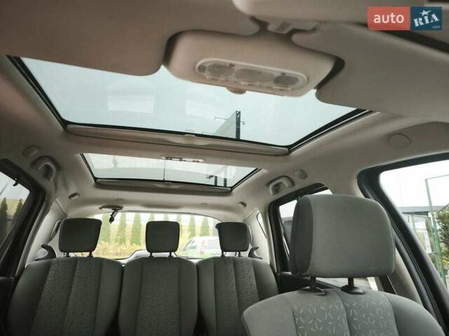 Синий Рено Сценик, объемом двигателя 1.6 л и пробегом 216 тыс. км за 5400 $, фото 11 на Automoto.ua