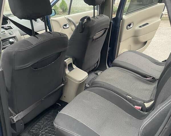 Синій Рено Сценік, об'ємом двигуна 1.5 л та пробігом 303 тис. км за 5300 $, фото 4 на Automoto.ua