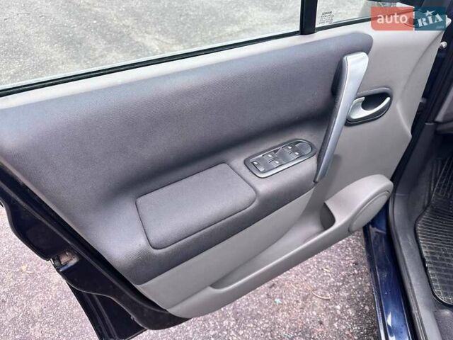 Синій Рено Сценік, об'ємом двигуна 1.6 л та пробігом 225 тис. км за 5550 $, фото 13 на Automoto.ua