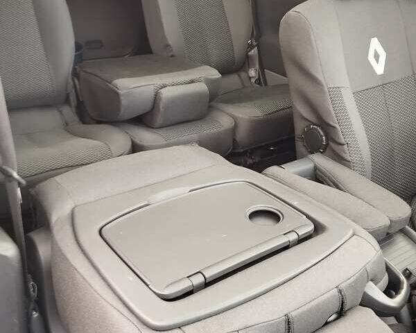 Синий Рено Сценик, объемом двигателя 1.5 л и пробегом 280 тыс. км за 5400 $, фото 9 на Automoto.ua