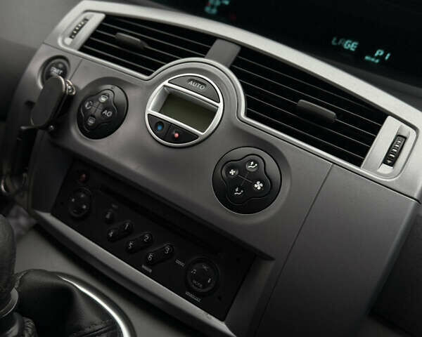 Синий Рено Сценик, объемом двигателя 1.6 л и пробегом 273 тыс. км за 4199 $, фото 11 на Automoto.ua