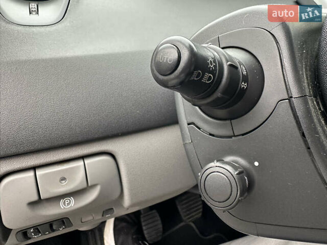 Синий Рено Сценик, объемом двигателя 1.6 л и пробегом 214 тыс. км за 6800 $, фото 42 на Automoto.ua