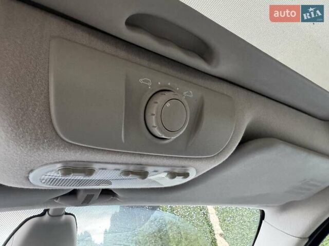 Синій Рено Сценік, об'ємом двигуна 1.6 л та пробігом 204 тис. км за 5650 $, фото 50 на Automoto.ua