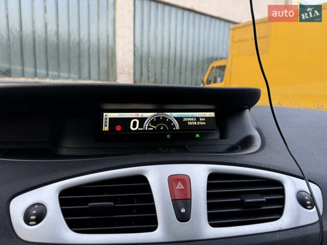 Синій Рено Сценік, об'ємом двигуна 1.5 л та пробігом 209 тис. км за 7600 $, фото 26 на Automoto.ua