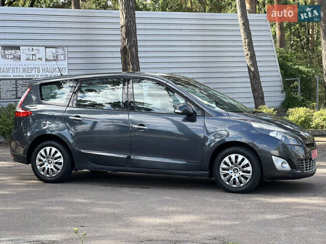 Рено Сценик 2009 в Виннице на Automoto.ua Синий Рено Сценик, объемом двигателя 1.9 л и пробегом 218 тыс. км за 7600 $, фото 7 на Automoto.ua