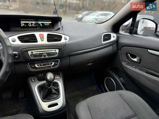 Синій Рено Сценік, об'ємом двигуна 1.5 л та пробігом 209 тис. км за 7499 $, фото 7 на Automoto.ua