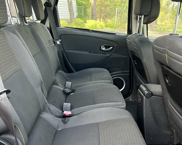 Синий Рено Сценик, объемом двигателя 1.9 л и пробегом 218 тыс. км за 7600 $, фото 22 на Automoto.ua