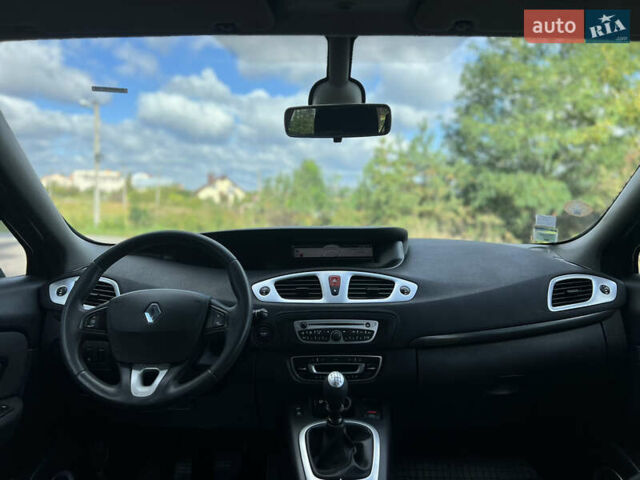 Синий Рено Сценик, объемом двигателя 1.9 л и пробегом 218 тыс. км за 7600 $, фото 31 на Automoto.ua