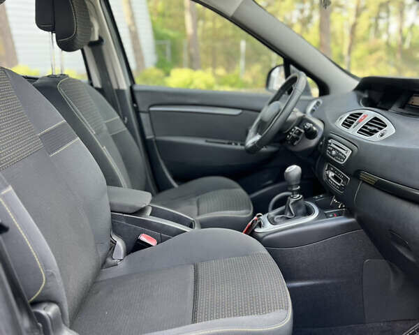 Синий Рено Сценик, объемом двигателя 1.9 л и пробегом 218 тыс. км за 7600 $, фото 26 на Automoto.ua