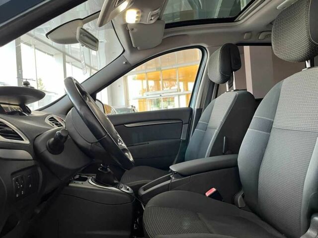 Синий Рено Сценик, объемом двигателя 1.6 л и пробегом 104 тыс. км за 7000 $, фото 11 на Automoto.ua