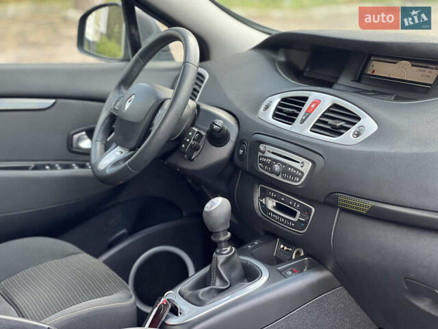 Синий Рено Сценик, объемом двигателя 1.9 л и пробегом 218 тыс. км за 7600 $, фото 25 на Automoto.ua