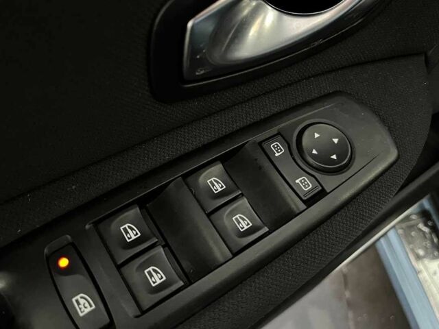 Синий Рено Сценик, объемом двигателя 1.6 л и пробегом 104 тыс. км за 7000 $, фото 12 на Automoto.ua