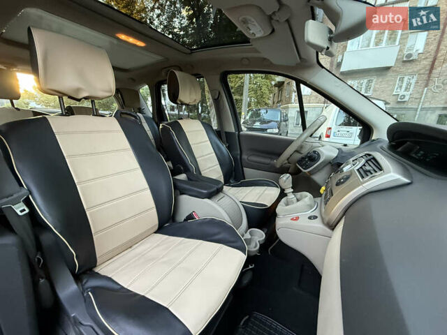 Синий Рено Сценик, объемом двигателя 1.5 л и пробегом 290 тыс. км за 5200 $, фото 7 на Automoto.ua